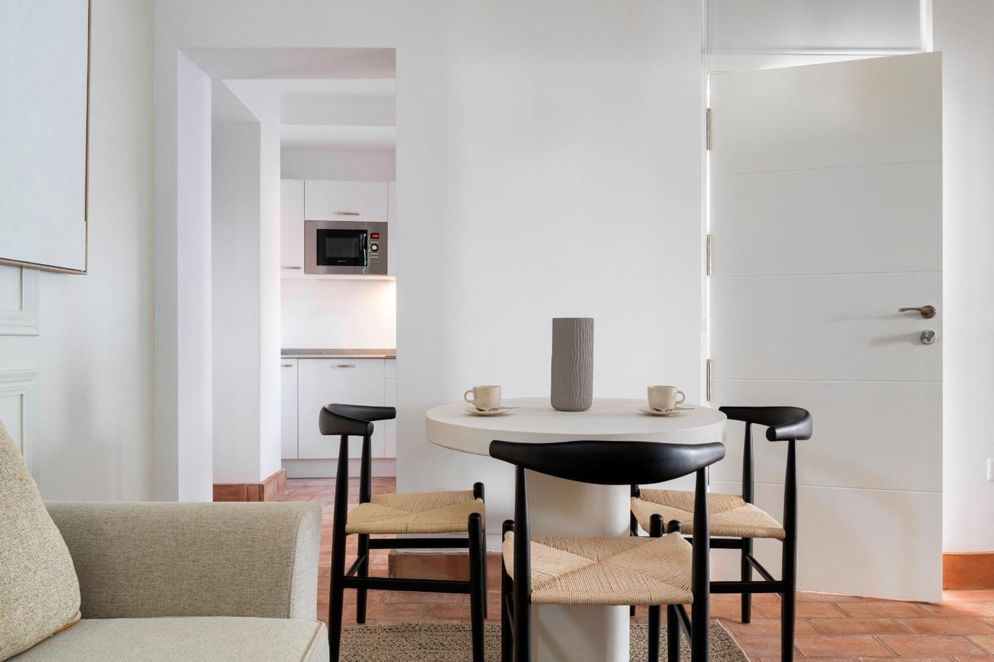 Magno Apartments Santa Clara - Private Terraces With Jacuzzi เซบีญา ภายนอก รูปภาพ