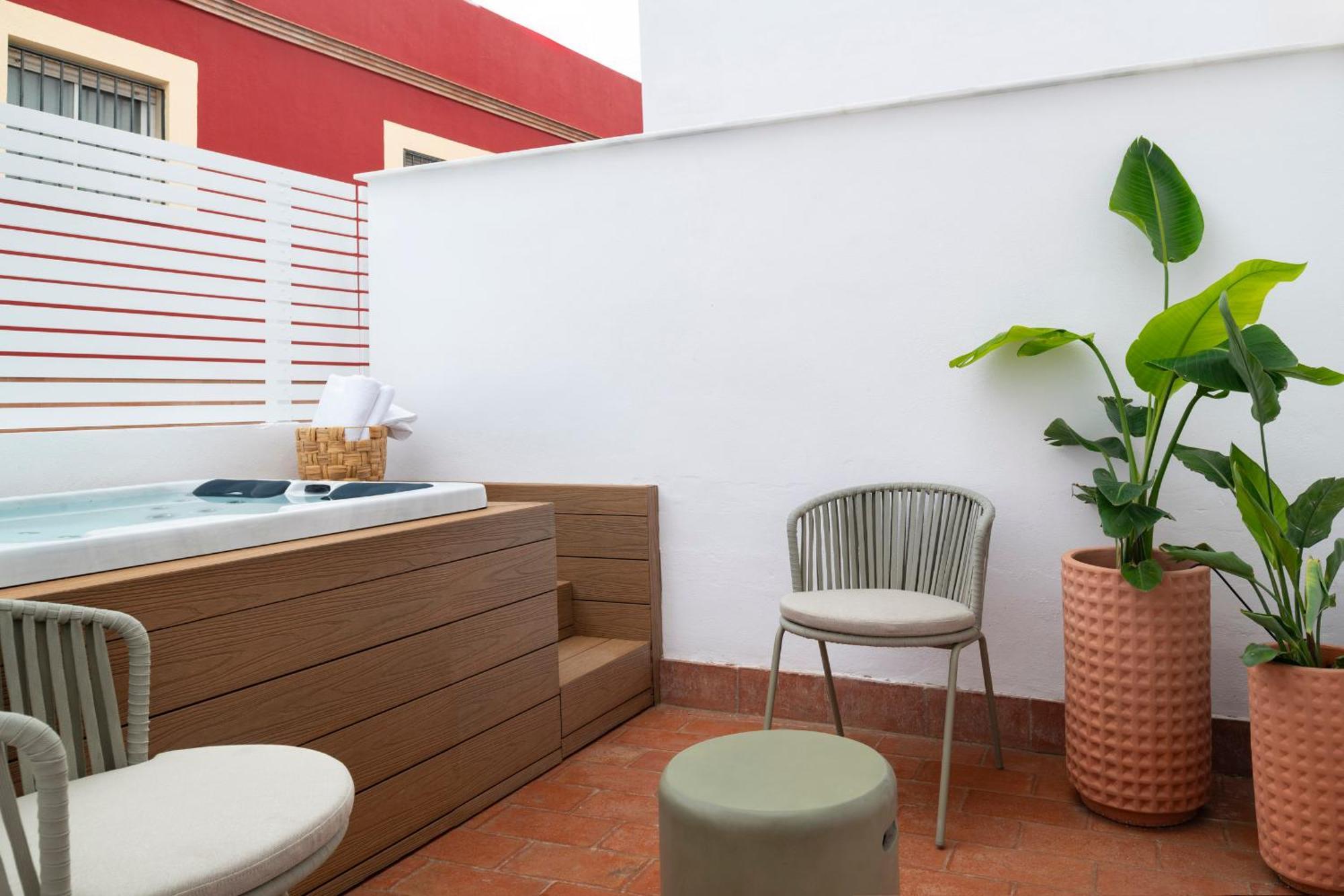 Magno Apartments Santa Clara - Private Terraces With Jacuzzi เซบีญา ภายนอก รูปภาพ