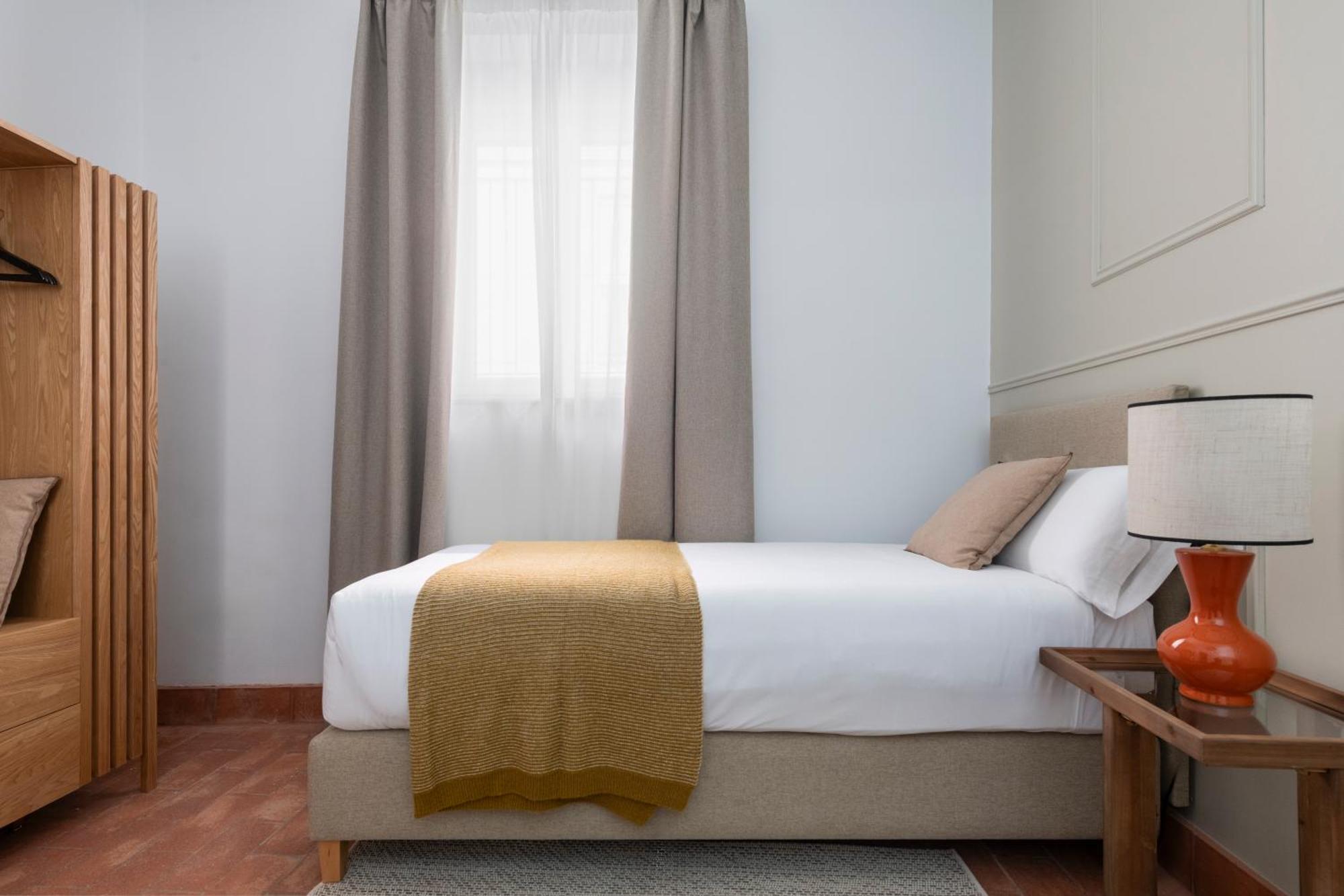 Magno Apartments Santa Clara - Private Terraces With Jacuzzi เซบีญา ภายนอก รูปภาพ